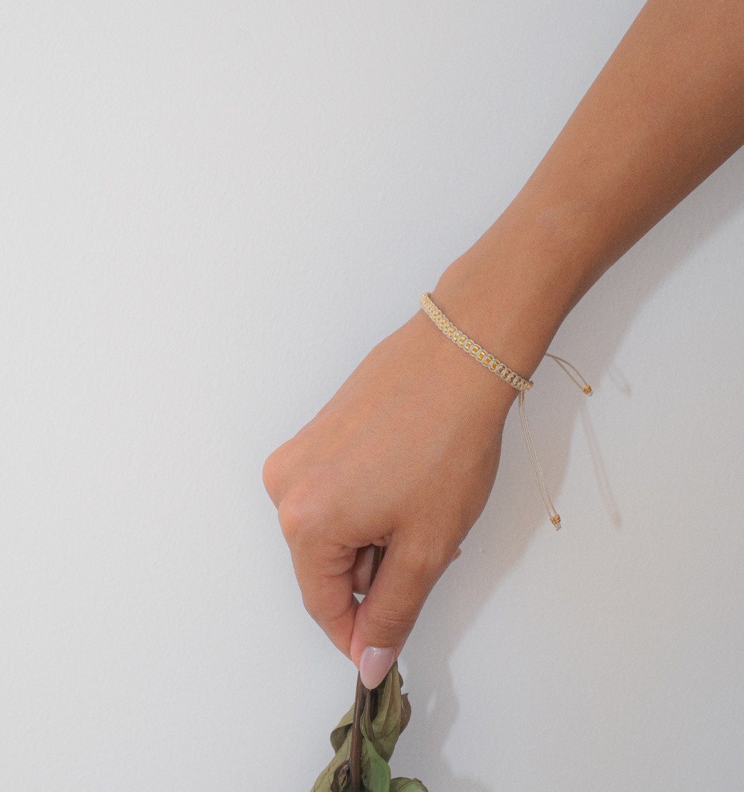 The Vincta Alba   Bracelet